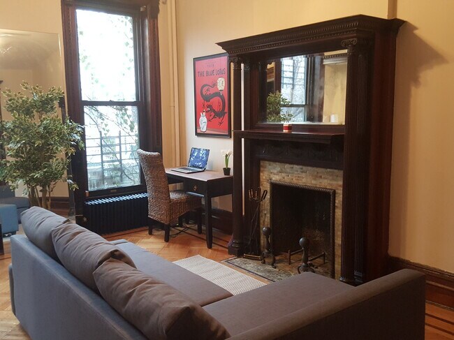 Living room - 240 MacDonough St