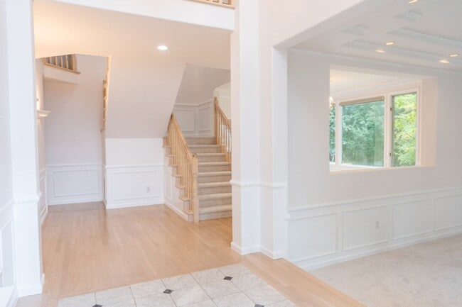 Foto del edificio - 4bd/3.75ba