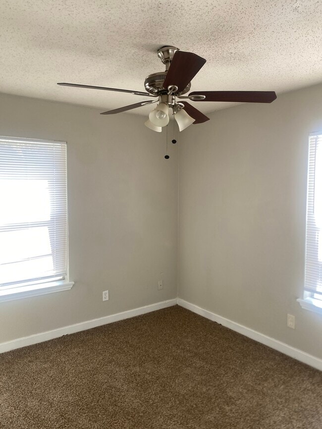 Building Photo - 3815 Lovingood Dr