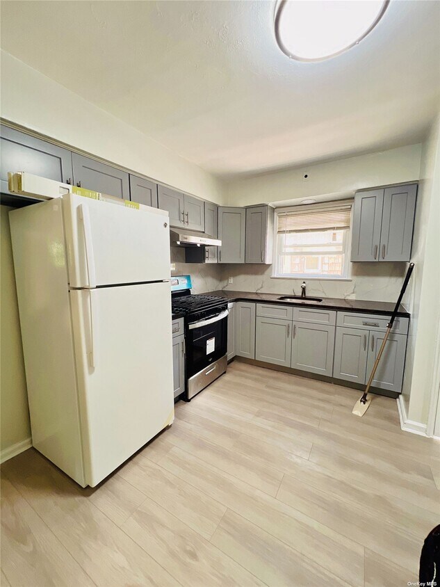 Primary Photo - 134-33 58th Rd