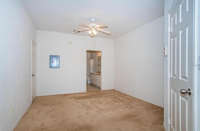 Foto del edificio - 4305 Bayside Village Dr