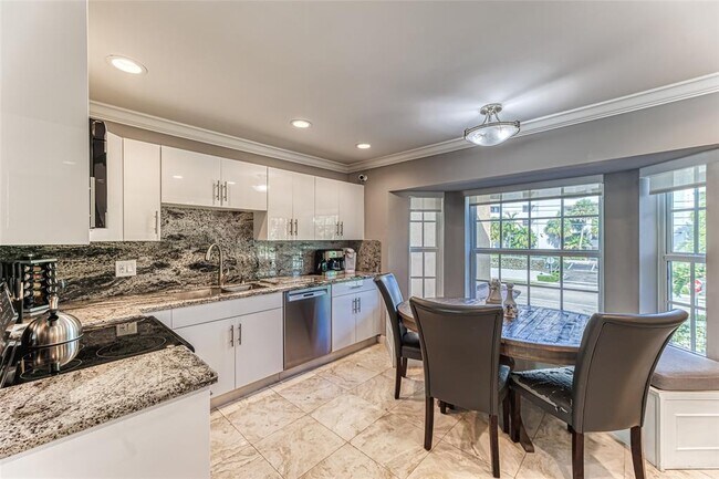 Foto del edificio - 4228 N Ocean Dr