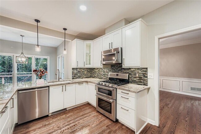 Foto del edificio - 5155 Courton St