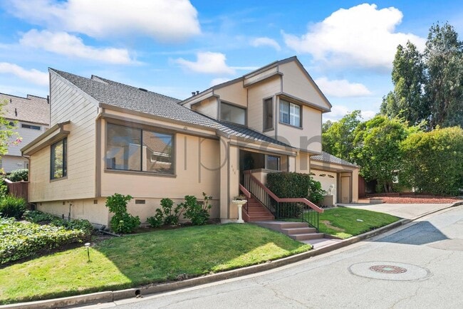 Building Photo - 408 Green Hills Dr