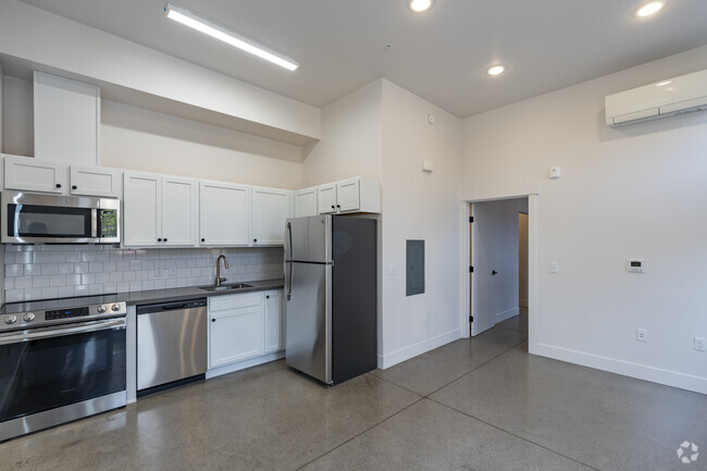 1BR, 1BA - 436SF - Kitchen - 64 Park St