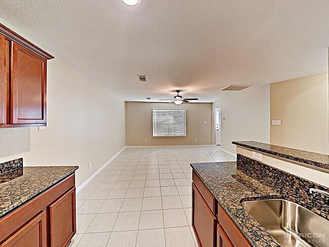 Foto del edificio - 733 Totem Trail Dr
