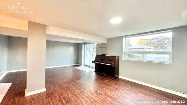 Building Photo - 66 Hollyhedge Dr