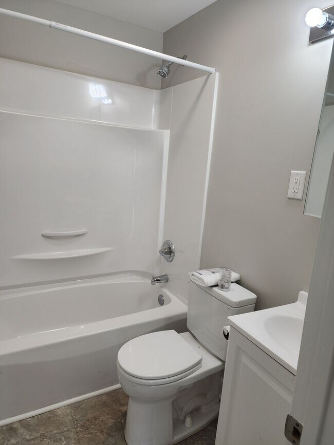 Foto del edificio - Updated and Remodeled 2 Bedroom, 1 bath in Desirable Location!