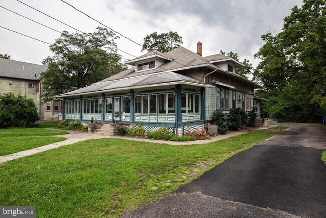 Foto del edificio - 517 S Fairview St