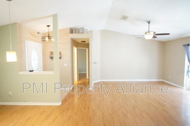 Foto del edificio - 12111 Goldenstar Ln