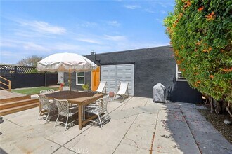 Building Photo - 1583 W 48th St