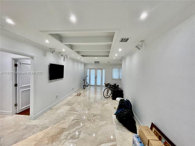 Foto del edificio - 616 Tiziano Ave