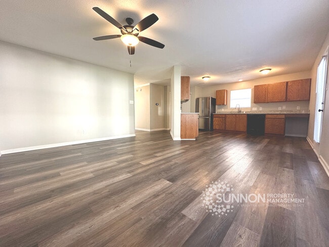 Photo - Charming 3 Bedroom 2.5 Bathroom in Meadow Hill House