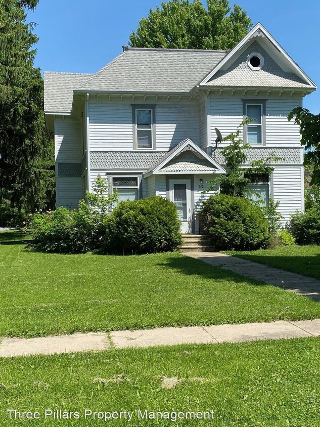 Primary Photo - 616 Broadway