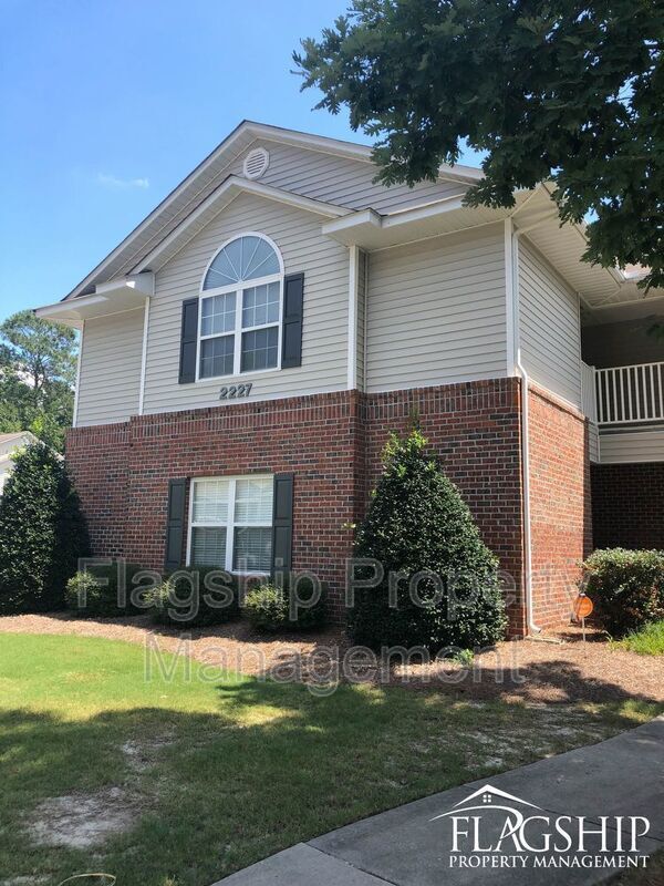 2227 Locksley Woods Dr, Greenville, NC 27858 Condo for Rent in Greenville, NC