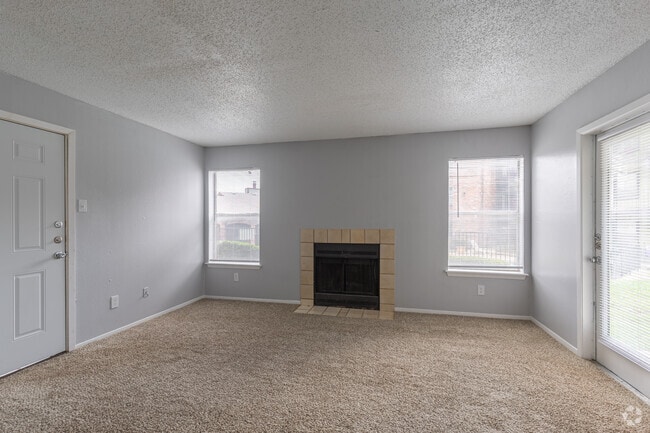 2BR, 2BA - 900SF - Living Room - Easton Parc