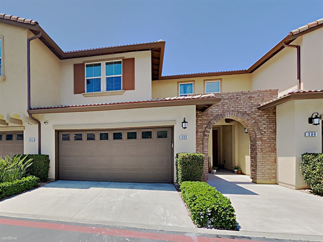Primary Photo - 3 br, 2.5 bath House - 302 Calle Rayo
