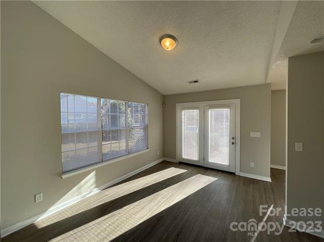 Foto del edificio - 11104 Whitlock Crossing Ct