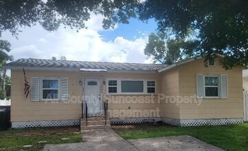 Building Photo - 204 80th Ave N