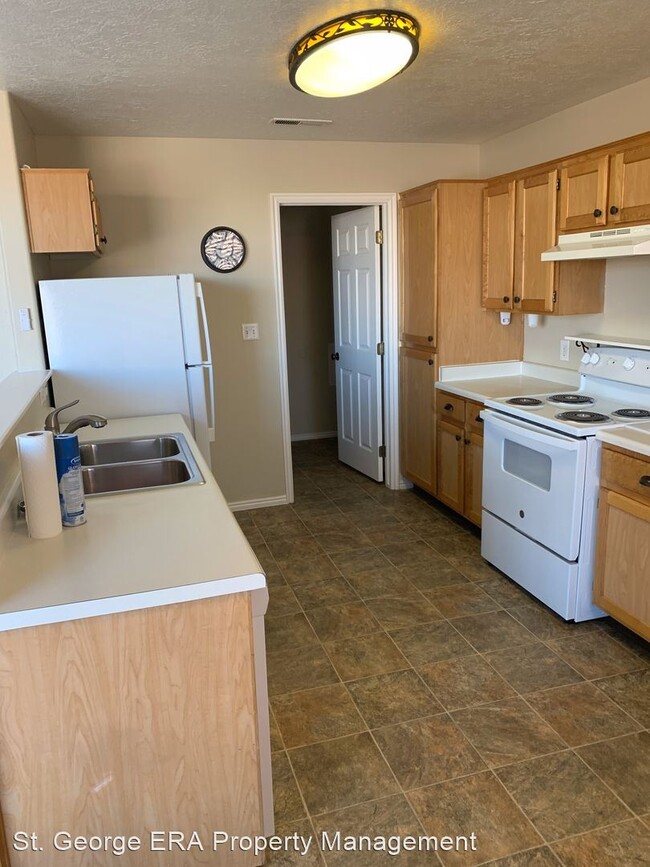 Building Photo - 2 br, 1 bath House - 6220 W 140 N #9