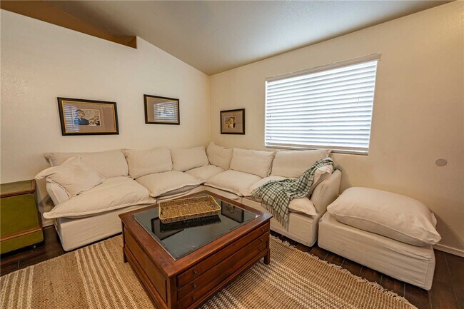 Foto del edificio - 3571 N Moore St