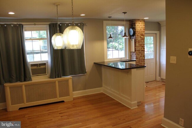 Foto del edificio - 744 Rydal Rd