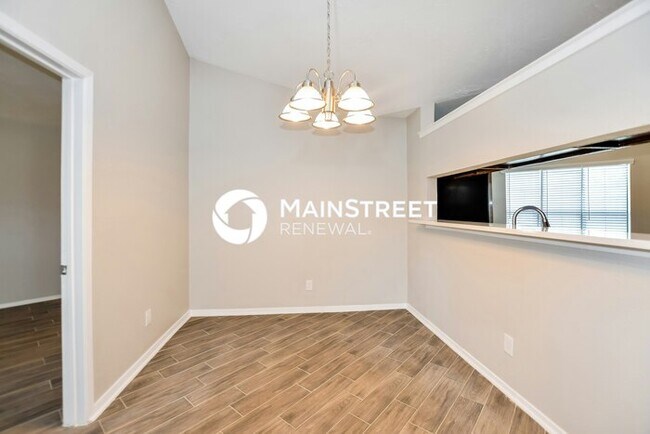 Building Photo - 4 Bedroom Pet-Friendly Home in Mesquite, TX with Main Street Renewal