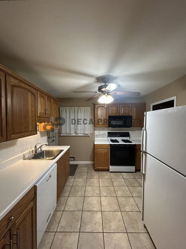 Building Photo - 6405 Kingsway Dr