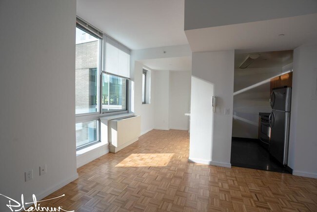Foto del edificio - 455 West 37th Street