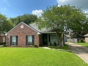 Building Photo - 18426 Lake Camellia Ave