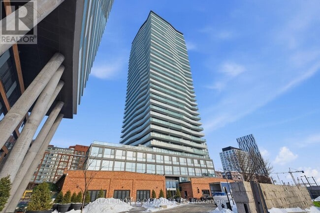 Building Photo - 390 Cherry St