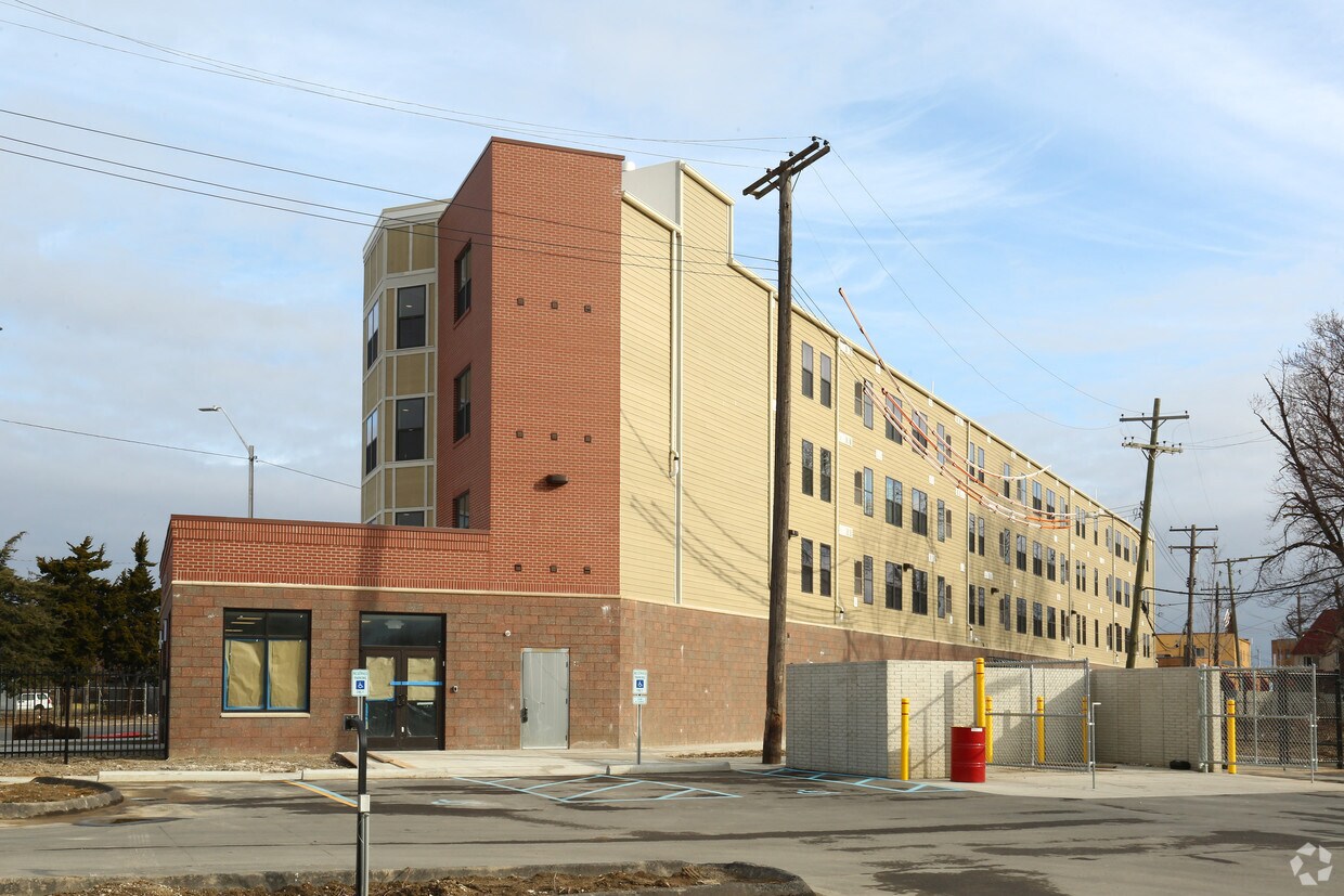 Gratiot Central Commons Apartments Detroit Mi Apartments Com