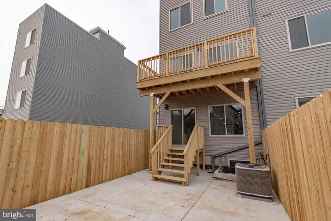 Building Photo - 1753 N Marshall St