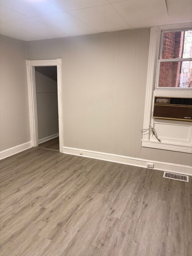 Building Photo - Spacious Baltimore Rowhome with Modern Updates – Available Now in Reservoir Hill