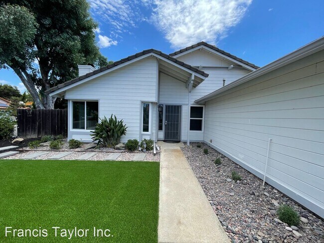 Building Photo - 5 br, 2 bath House - 1722 Casero Place