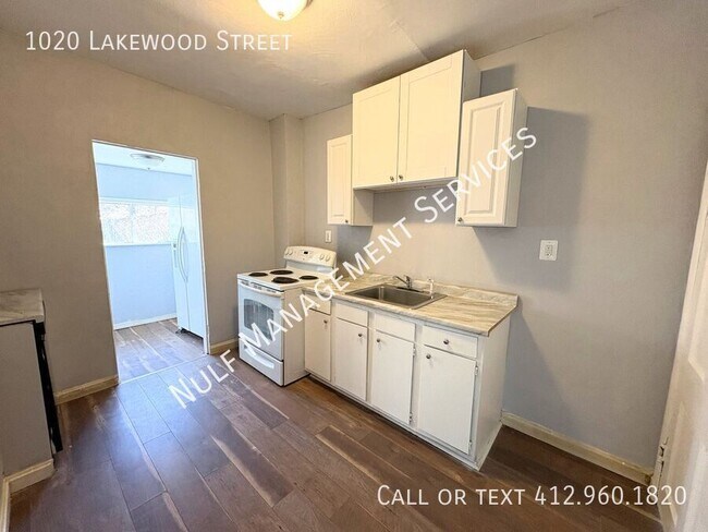 Building Photo - 1020 Lakewood St