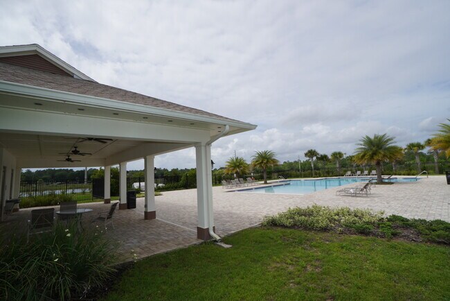 Foto del edificio - 6618 Castle Green Pl