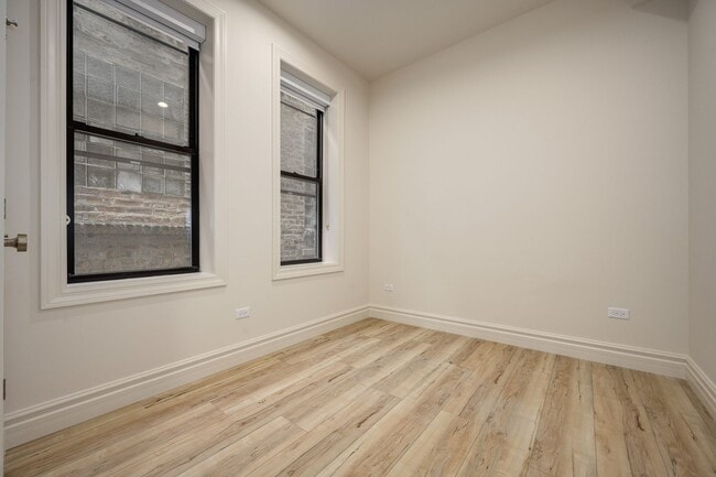 Building Photo - 1710 W Belmont Ave