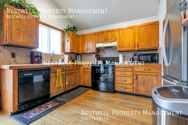 Building Photo - Lovely 4-bed Home in West Jordan