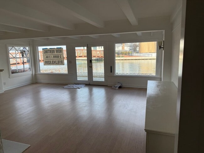 Building Photo - 2 Bedroom 2 Bath