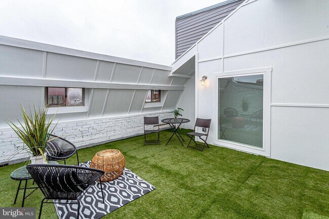 Foto del edificio - 212 Upshur St NW