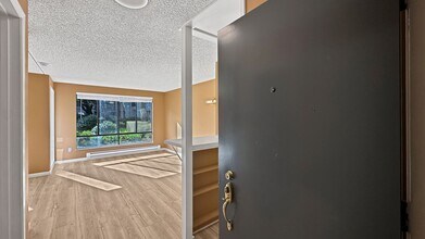 Building Photo - 5 Admiral Dr