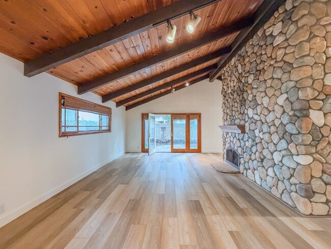 Foto del edificio - 5142 Sandpiper Way