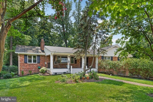 Foto del edificio - 6443 Walters Woods Dr