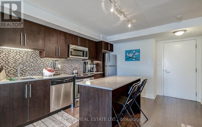 Photo du bâtiment - 1171 Queen St W