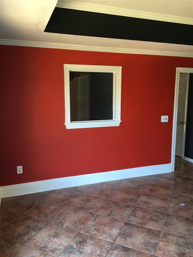 Building Photo - 323 Northtown Dr