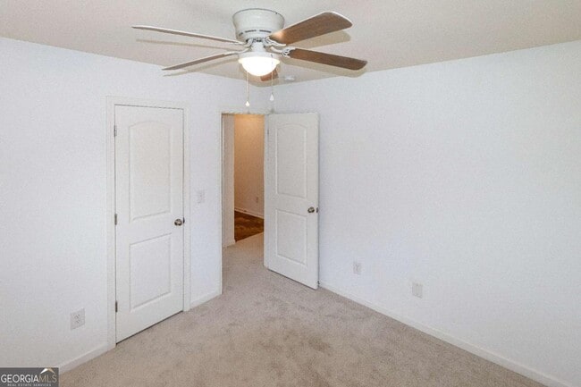 Building Photo - 31 Southfork Dr