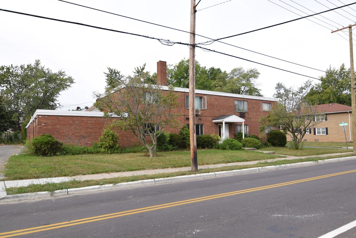 Exterior - 2334 Noble Rd