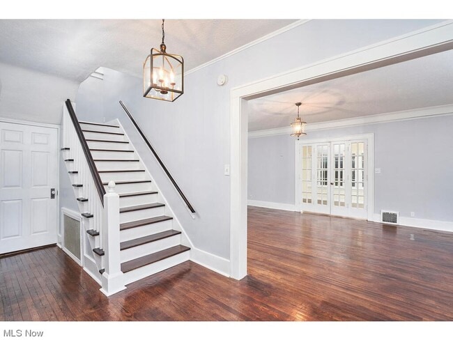 Building Photo - 191 N Portage Path