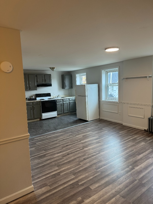 Building Photo - 87 North Main St